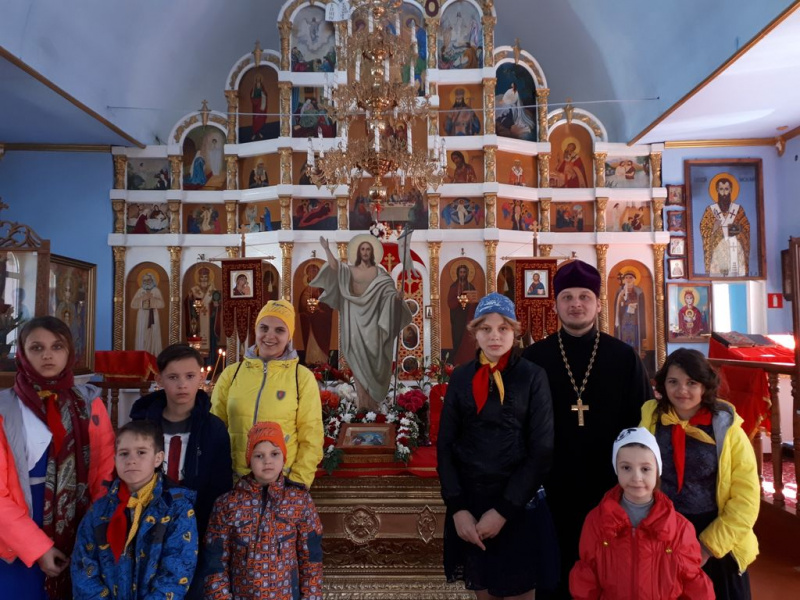 Пасхальная встреча в станичном храме