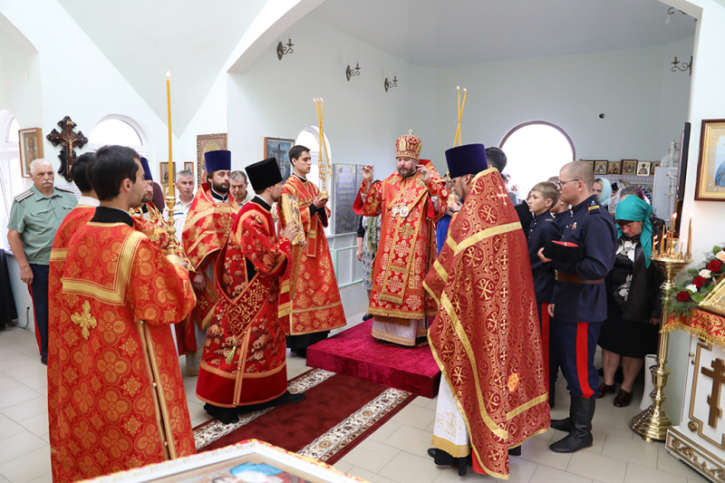 В день храмового праздника Преосвященнейший епископ Симон совершил Божественную литургию в храме святого великомученика Георгия Победоносца пос. Новозарянский