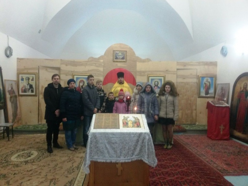 Воспитанники Социально-реабилитационного центра хутора Елкин приступили к таинствам Исповеди и Причастия