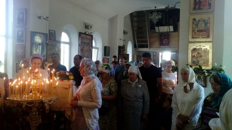 В день Пятидесятницы престольный праздник отметил храм Святой Троицы хутора Ягодинка Октябрьского района