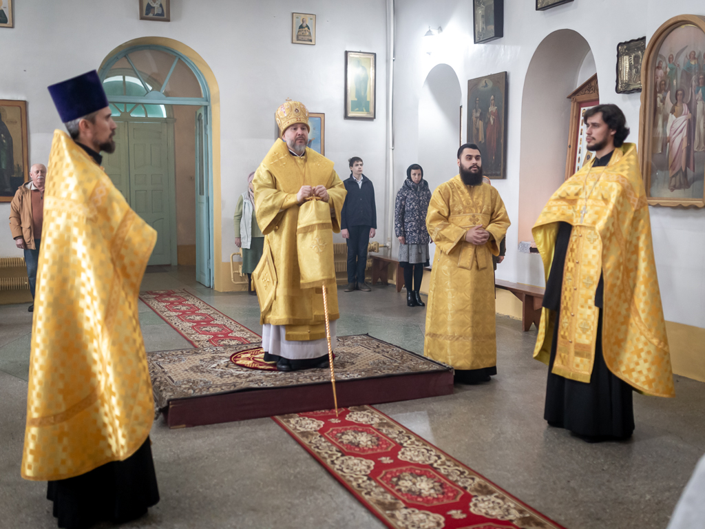 Всенощное бдение в храме святителя Николая Чудотворца в поселке Аюта |  Шахтинская епархия | Донская митрополия