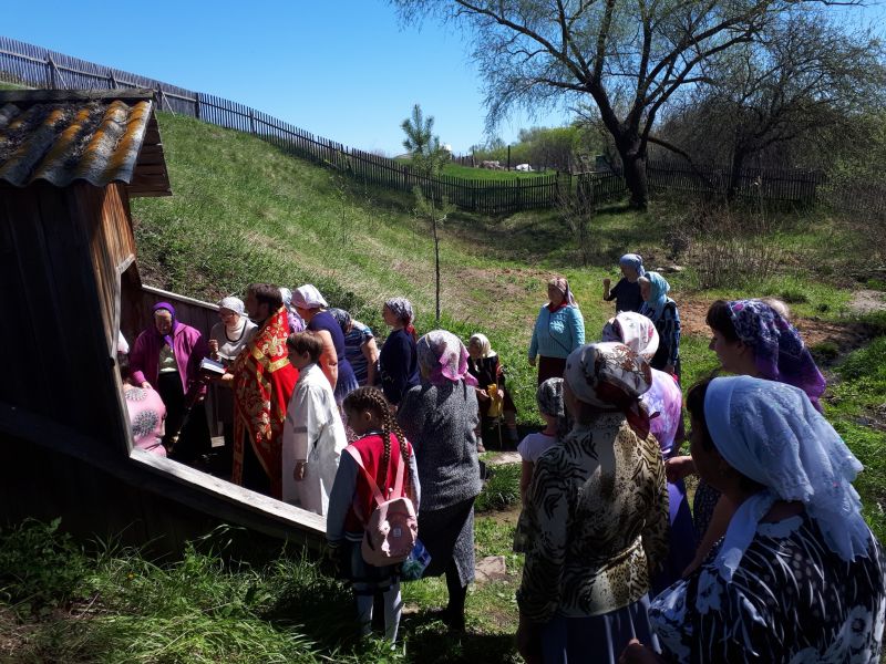 В хуторе Коньков Боковского района состоялось освящение источника