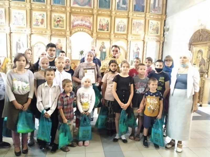 В г. Новошахтинске завершилась акция «Соберем ребенка в школу»