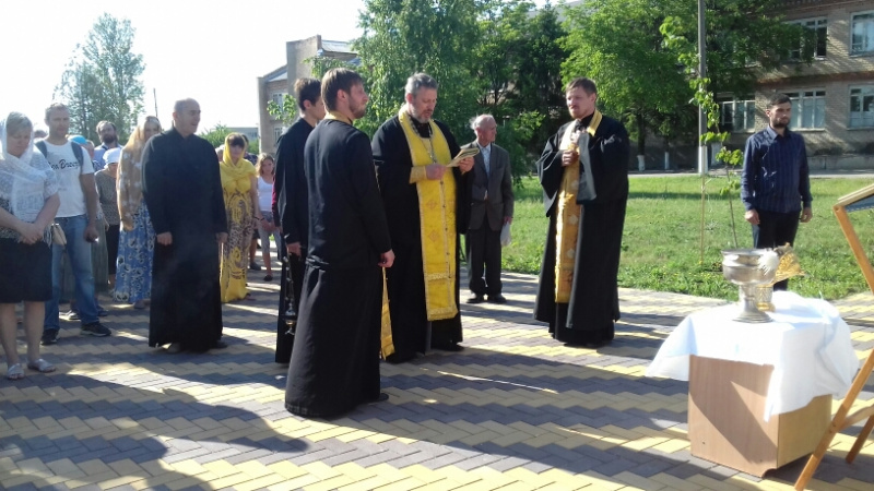 Прихожане Покровского прихода г. Каменск-Шахтинский и Екатерининского Архиерейского подворья г. Красный Сулин совершили паломническую поездку в Покровский мужской монастырь сл. Верхнемакеевка Кашарского района
