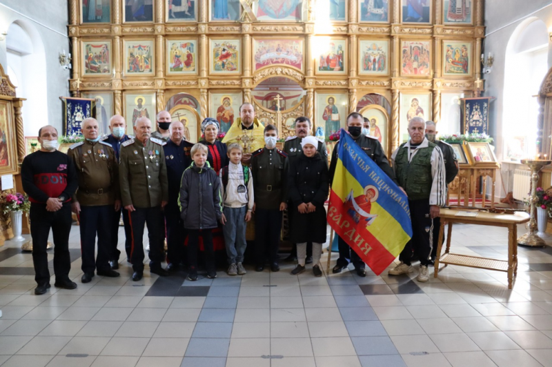 В Донском храме г. Новошахтинска состоялись присяга и награждение казаков станицы Мало-Несветаевской