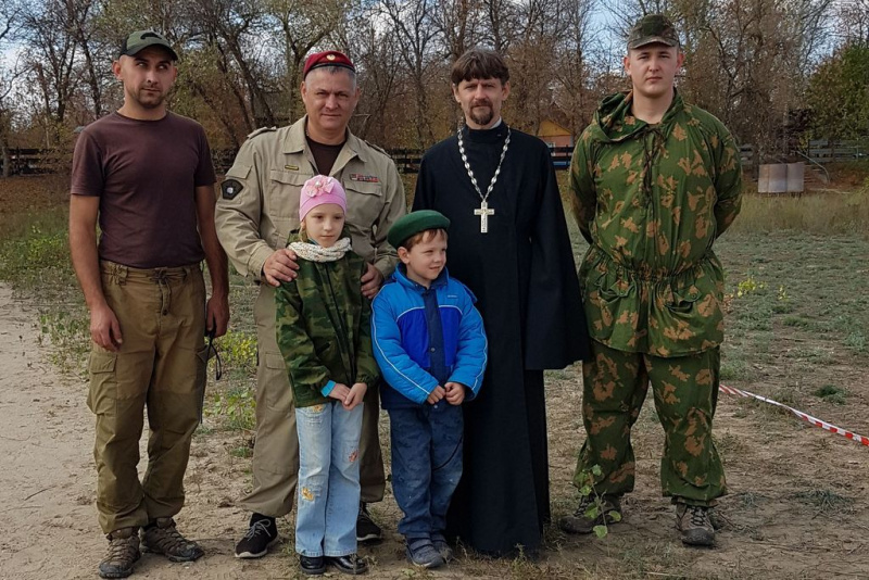 Протоиерей Андрей Поздняков посетил военно-спортивное мероприятие и пообщался с детьми-инвалидами