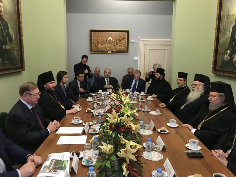 Епископ Симон, сопровождающий Блаженнейшего Архиепископа Новой Юстинианы и всего Кипра Хризостома II вместе с делегацией, принял участие во встрече с председателем Императорского Православного Палестинского Общества Сергеем Степашиным