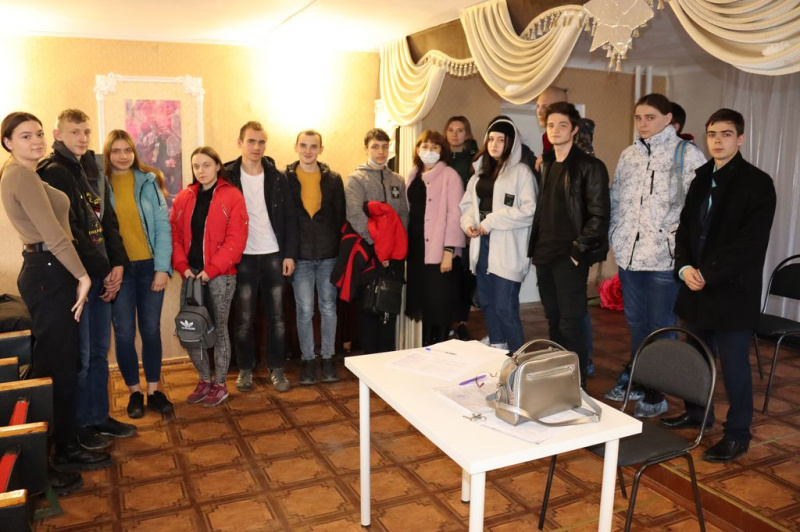 Помощник благочинного Новошахтинского округа провела интерактивное занятие с добровольцами НТПТ-ф ГБПОУ РО «ШРКТЭ им. ак. П.И. Степанова» г. Новошахтинска