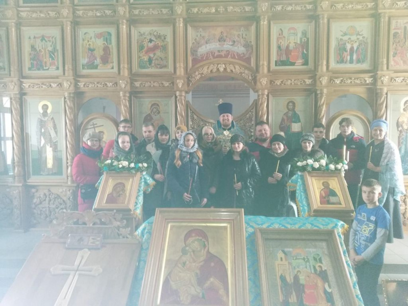 Праздник Сретения Господня и День православной молодежи в Донском храме г. Новошахтинска