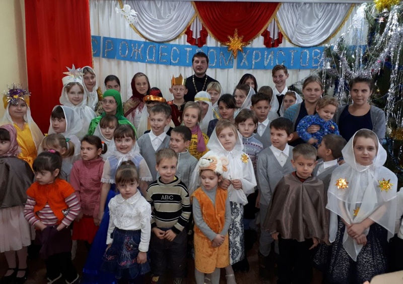 В воскресной школе «Красное солнышко» при храме Иоанна Предтечи станицы Боковской состоялся Рождественский концерт
