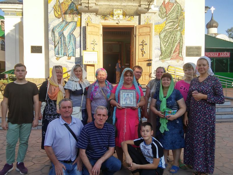 Группа прихожан храма Державной иконы Божией Матери совершила паломническую поездку по святым местам Крыма.