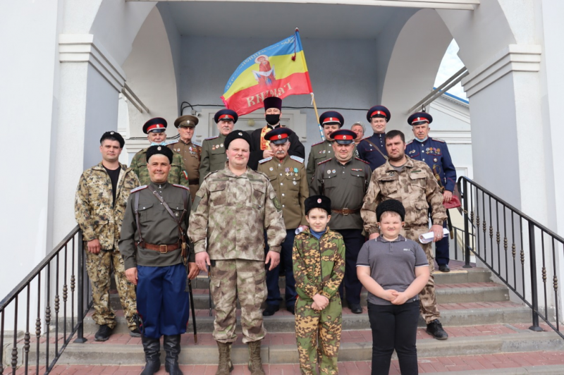 Традиционная встреча с духовником и приведение к присяге казаков станицы Мало- Несветаевской состоялись в храме Донской иконы Богородицы