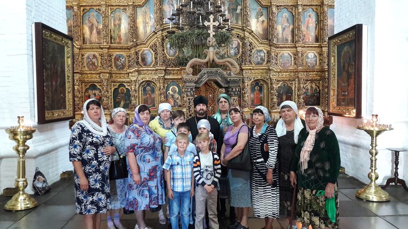 Настоятель храма святой равноапостольной княгини Ольги иеромонах Арсений (Алимов) и прихожане храма совершили паломническую поездку в станицу Старочеркасскую