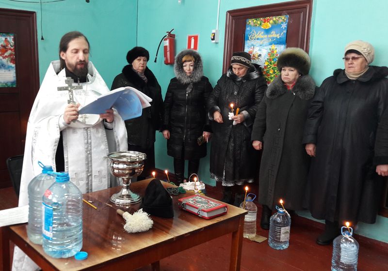 В праздник Крещения Господня иеромонах Арсений (Алимов) совершил чин Великого освящения воды в х. Табунщиково