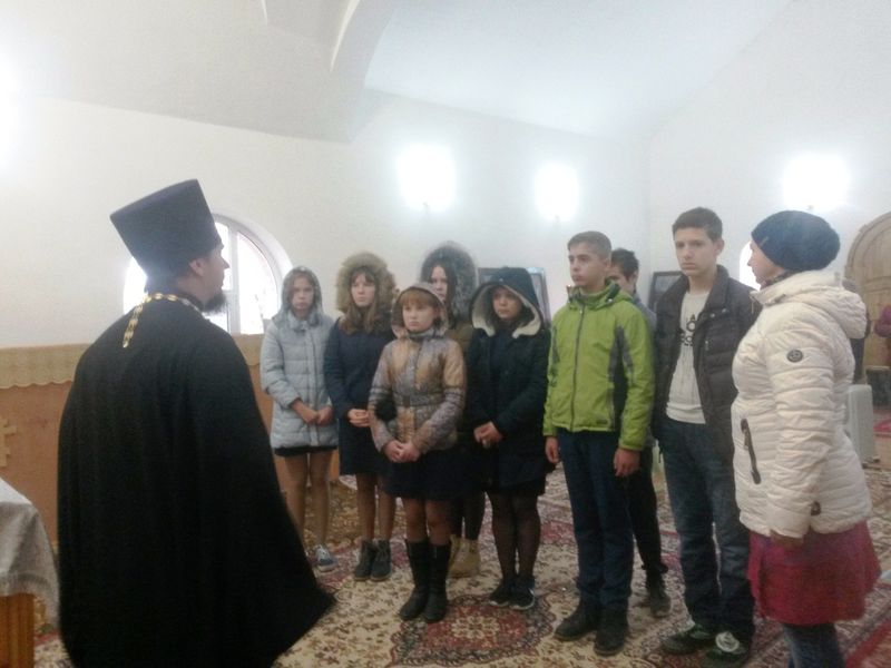 Иерей Анатолий Минаев провел беседу с воспитанниками Социально-реабилитационного центра