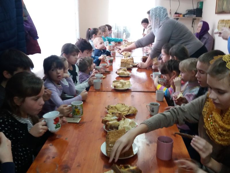 В воскресной учебно-воспитательной группе «Преображение» храма Свт. Тихона Задонского п. Тарасовский прошел «День Ангела»