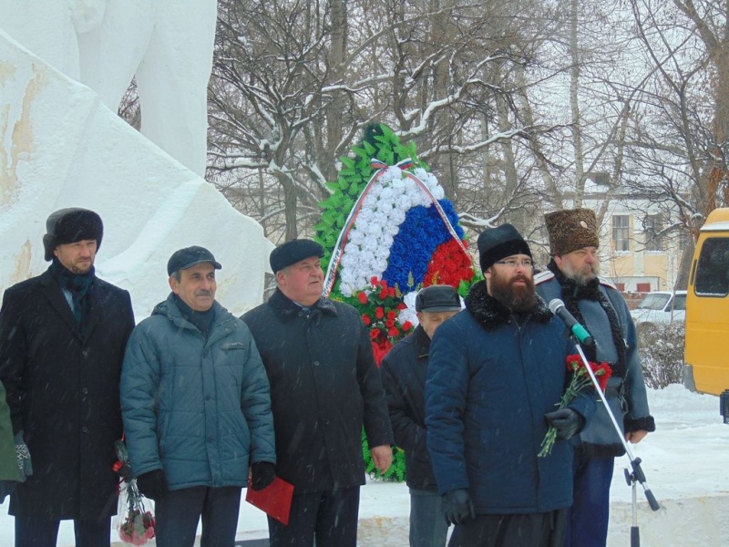 Благочинный Каменск-Шахтинского округа иерей Александр Теличкин принял участие в мероприятии, посвященном 75-ой годовщине освобождения Каменска от немецко-фашистских захватчиков