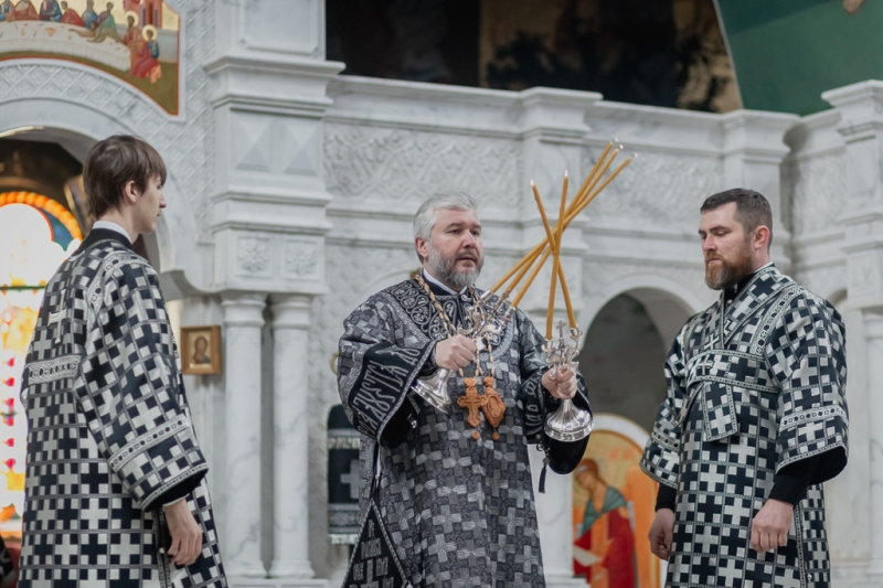 Литургия Преждеосвященных Даров в Покровском кафедральном соборе города Шахты