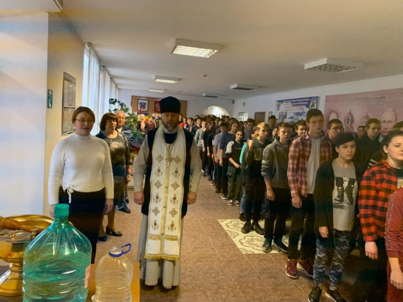 Иеромонах Димитрий (Яроцкий) совершил благодарственный молебен в казачьем техникуме