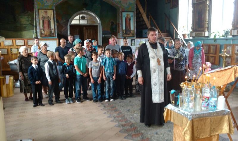 Юные футболисты пришли в храм за благословением