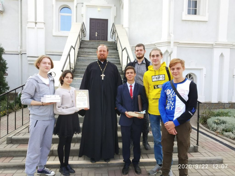 Протоиерей Роман Амплеев провел встречу с активными добровольцами и участниками акции «Корзина доброты»