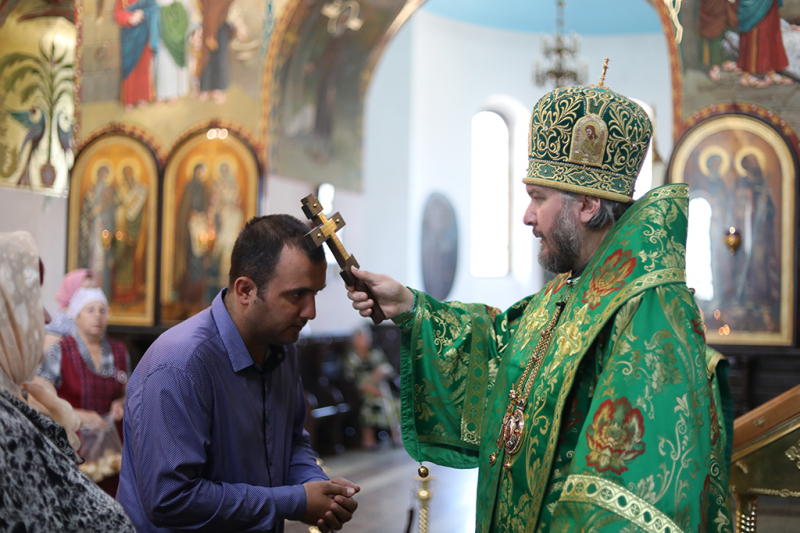 В день памяти апостола Андроника и святой Иунии Преосвященнейший епископ Симон совершил богослужение в Покровском кафедральном соборе Шахтинской епархии