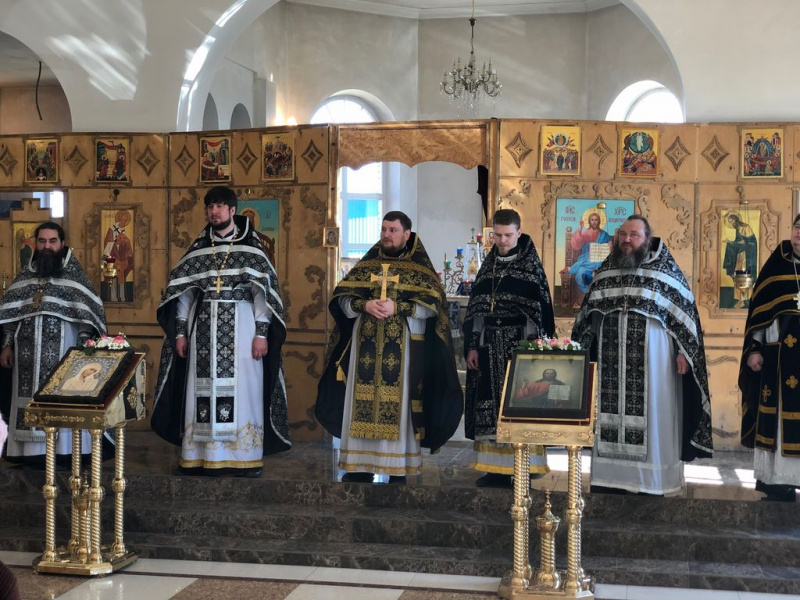 В День памяти иконы Божией Матери Споручница грешных в Державном храме г. Донецка состоялось говение духовенства и соборное богослужение