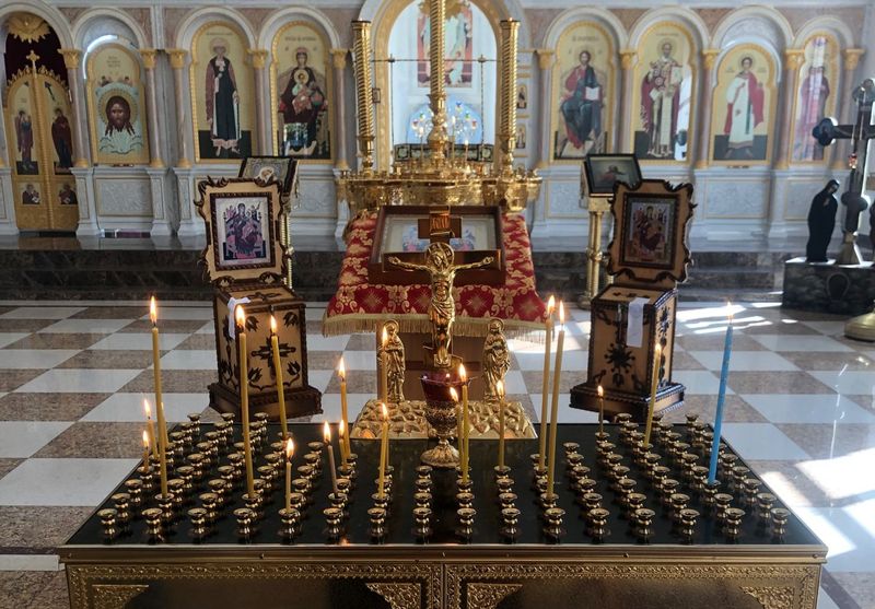 Благочинный приходов Донецкого округа иерей Владимир Татаркин совершил благодарственный молебен и панихиду в день Великой Победы