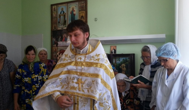 Благочинный приходов Чернышевского округа с пастырским визитом посетил районную больницу станицы Боковской