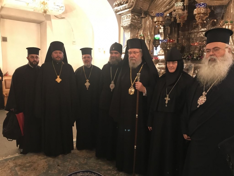 Блаженнейший Архиепископ Новой Юстинианы и всего Кипра Хризостом II прибыл в Покровский ставропигиальный женский монастырь в сопровождении епископа Шахтинского и Миллеровского Симона