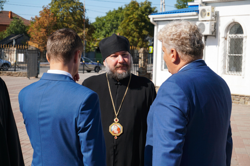 Встреча епископа Шахтинского и Миллеровского Симона с депутатом Государственной Думы Максимом Ивановичем Щаблыкиним и Главой Администрации города Шахты Андреем Владимировичем Ковалевым