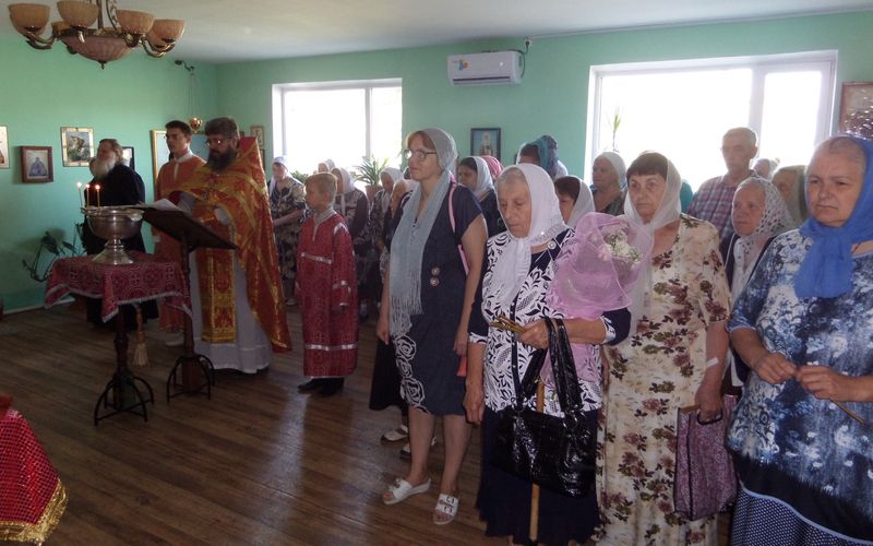 В городе Гуково отметили престольный праздник храма святой преподобномученицы Елисаветы