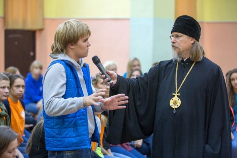 «УЧИТЕСЬ НЕ МЕШАТЬ БОГУ»