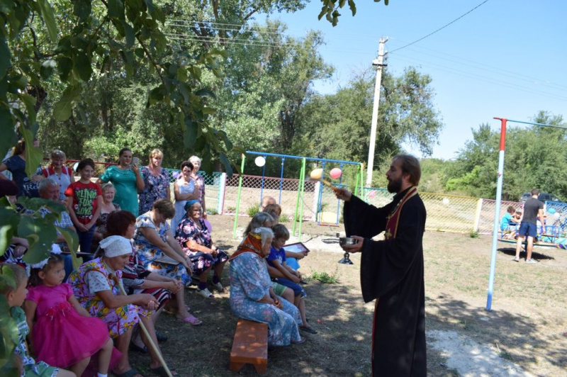 Открытие и освящение детской площадки прошло в п. Заозерье