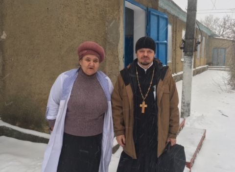 Иеромонах Никон (Синюшкин) посетил МБУЗ ЦГБ х. Углерод (хоспис), где провел рабочую встречу с директором