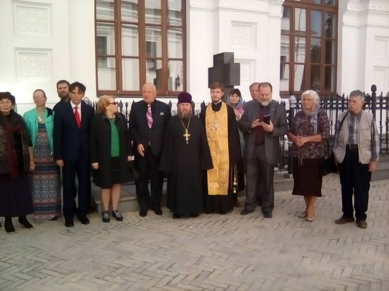 В годовщину смерти П.А. Столыпина на его могиле в Киево-Печерской Лавре состоялись панихида и митинг памяти, в которых принял участие представитель Шахтинской епархии