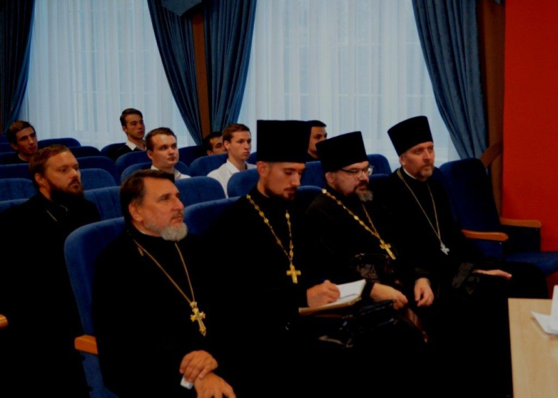 Члены епархиальной комиссии по канонизации святых приняли участие в презентации книги «Подвиг веры отца Илии Попова» состоявшейся в Донской духовной семинарии