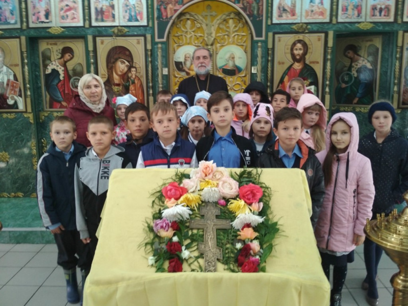 Учащиеся Базковской средней школы посетили храм Сретения Господня