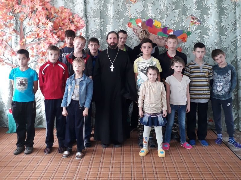 Священник провел беседу о здоровом образе жизни в Красносулинской специальной школе-интернате для детей-сирот