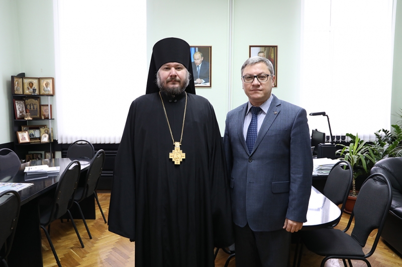 Состоялась встреча Преосвященнейшего епископа Симона, заведующего кафедрой Православная культура и теология ИСОиП (филиала) ДГТУ г. Шахты с директором института профессором С.Г. Страданченко