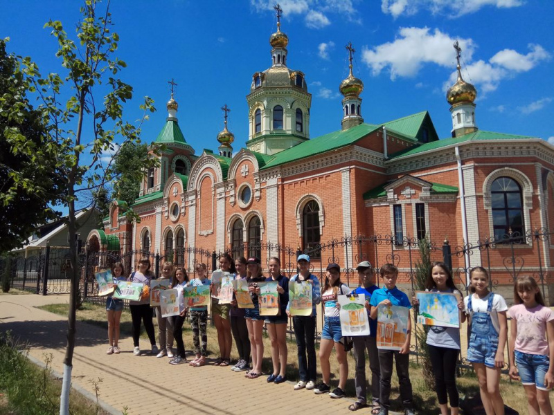 Учащиеся и преподаватели Донецкой школы искусств провели выездное занятие по теме «Храм в жизни человека» и посетили Державный храм г. Донецка