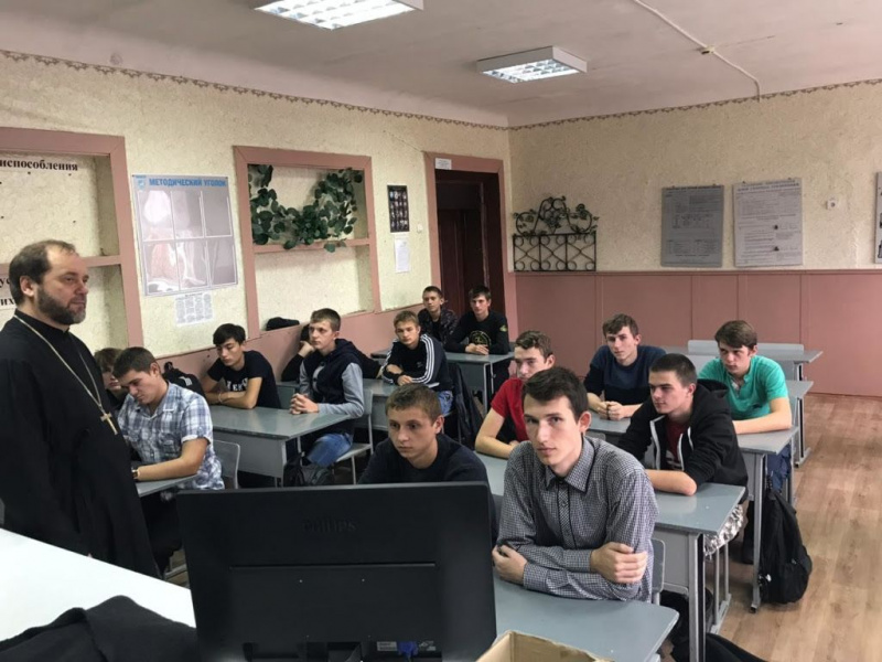 Иеромонах Димитрий (Яроцкий) рассказал студентам об Оптиной пустыни и старцах