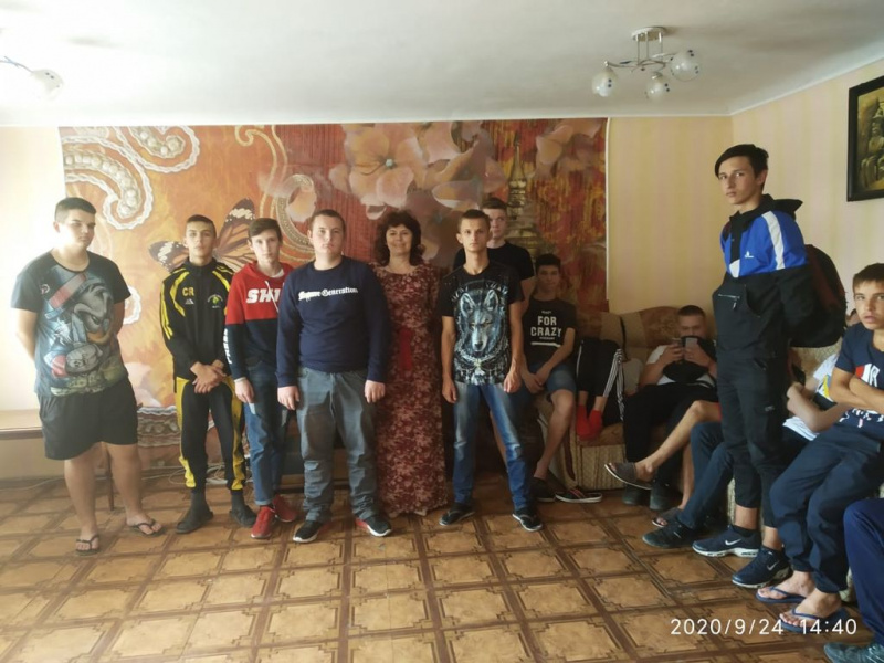 Помощник благочинного Новошахтинского округа провела беседу на тему «Православная семья традиции и современность» со студентами Шахтинского регионального колледжа топлива и энергетики им. академика П.И. Степанова