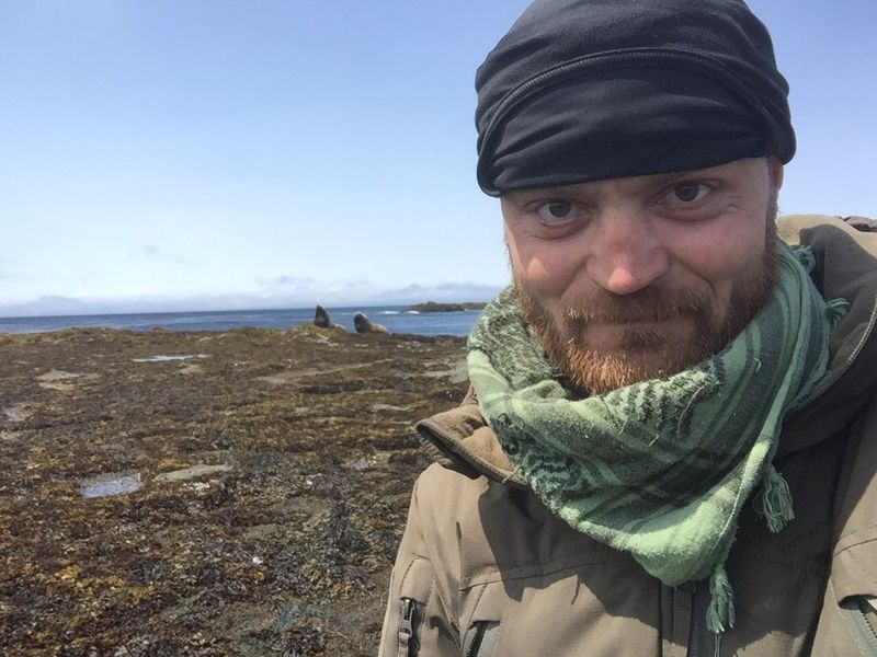 «ПЕРВЫЙ РАЗ Я ИСКРЕННЕ ПОМОЛИЛСЯ, КОГДА БЫЛ СЕРЬЕЗНО РАНЕН» Беседа с военкором Александром Коцом