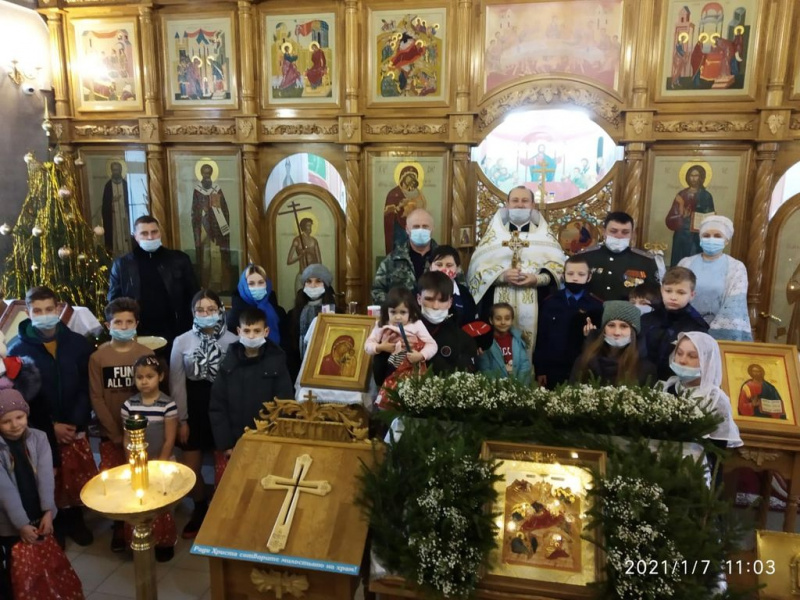 В храме в честь Донской иконы Богородицы состоялась встреча казаков станицы Мало-Несветаевской с духовником