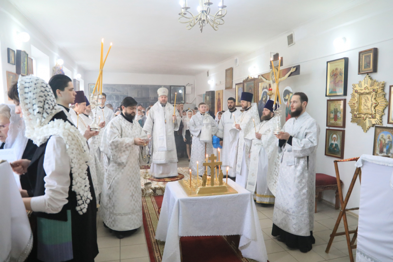Преосвященнейший епископ Симон с архипастырским визитом посетил приход в честь вмч. Пантелеимона г. Гуково