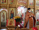 В Донском храме г. Новошахтинска поздравили прихожанок с празднованием дня святых жен-мироносиц.