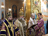 Высокопреосвященнейший митрополит Меркурий, Преосвященнейший епископ Антоний и Преосвященнейший епископ Симон совершили Божественную литургию в соборе Рождества Христова города Волгодонска