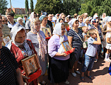 В храме Донской иконы Божией Матери г. Новошахтинска почтили память священномученика Александра, епископа Команского, небесного покровителя г. Новошахтинска и покровителя горняков