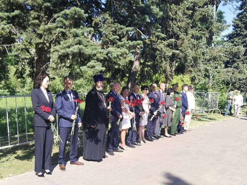 Иерей Андрей Ковалев принял участие в мероприятии у мемориала в городе Шахты